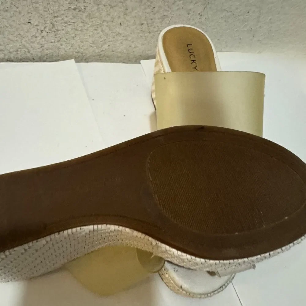 Lucky Brand Women's Brindia Wedge Sandal platform white/ clear sz 6